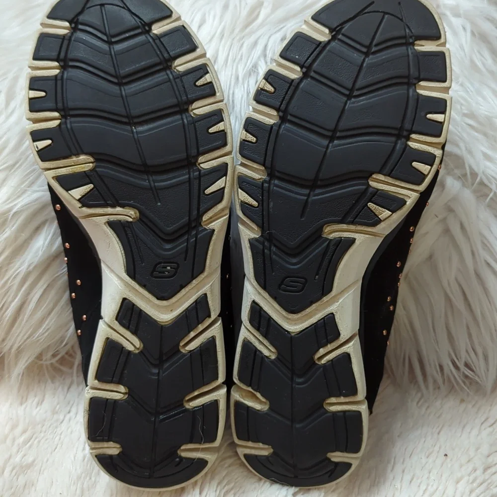 Skechers Black Sneakers with Suede Finish and Platform Sole - Picture 7 of 10